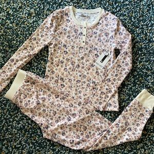 Woman’s Nine West Pajamas size S